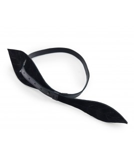 Leaf Me Textured Leather Waist Belt In Black